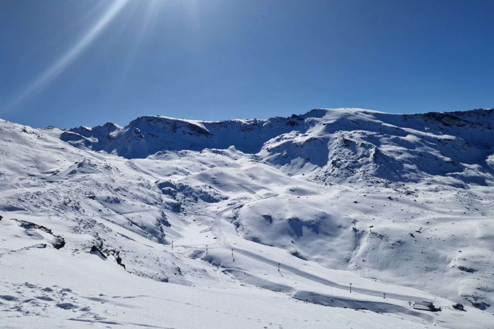 Escuela de Esquí y Snowboard en Sierra Nevada Laguna de las Yeguas 1 Escuela de Esquí y Snowboard en Sierra Nevada